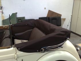 Een nieuwe kaphoes bij Autobeklederij Meijer