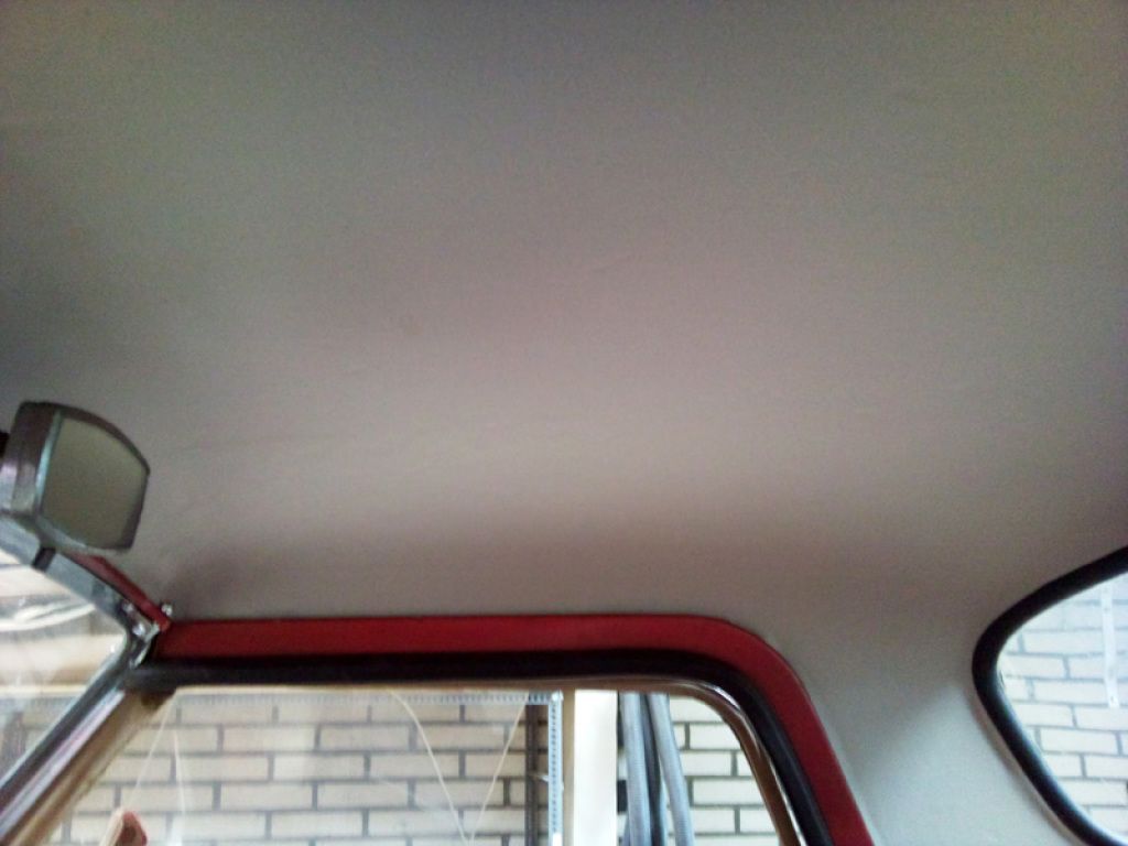 Hemelbekleding wit bij Autobeklederij Meijer