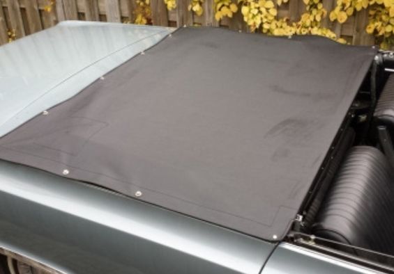 Windschermen voor cabriolets door Autobeklederij Meijer